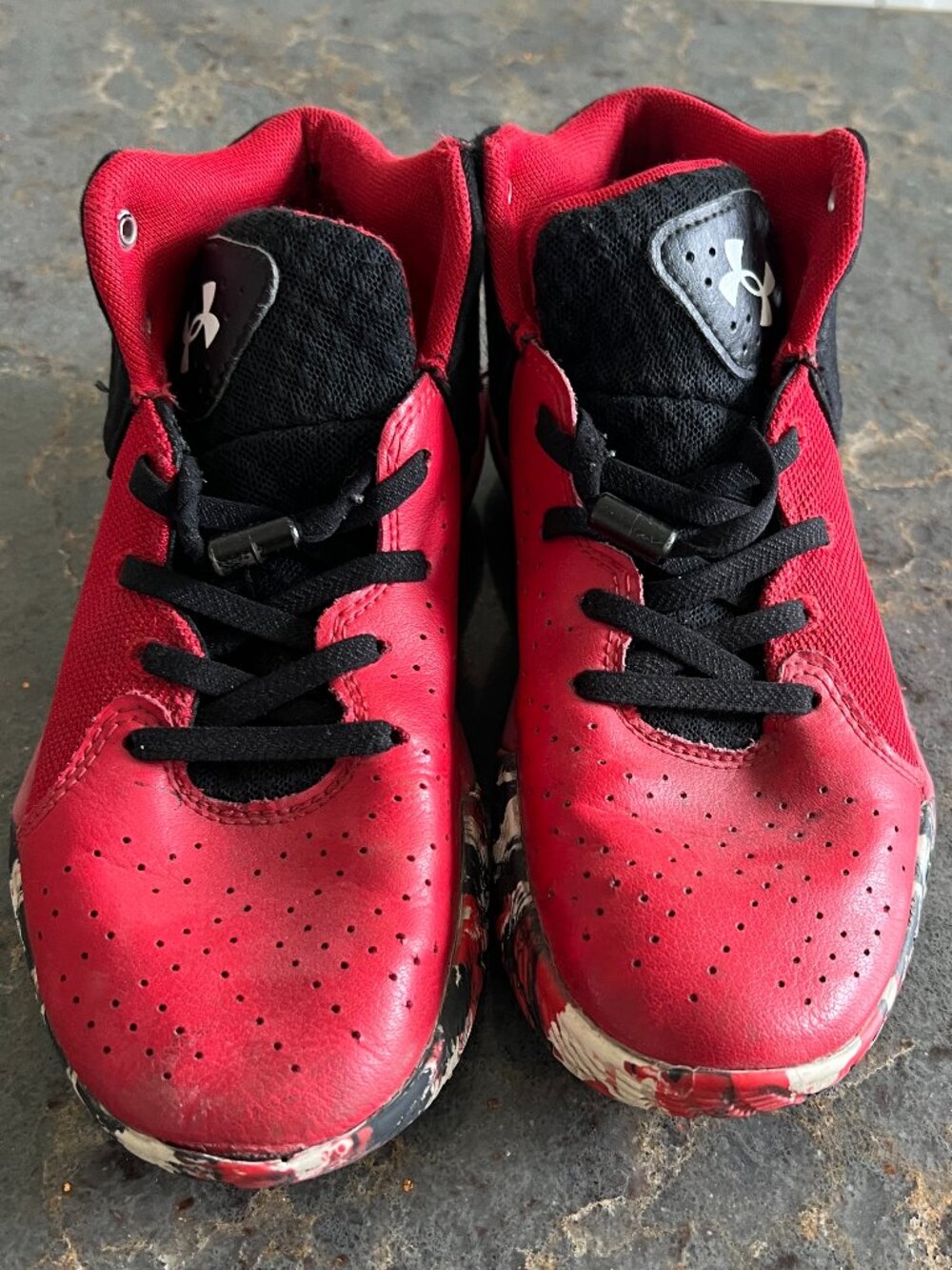 Under Armour Basketball Shoes Youth Size 4Y Red Black Sneakers